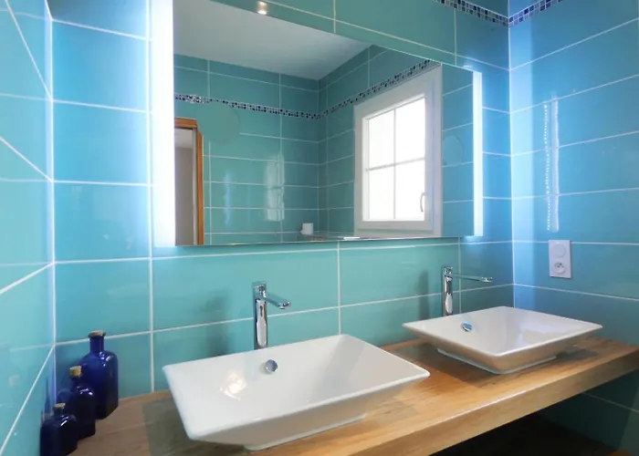 Le Clos Des Pins Léon