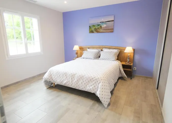 Le Clos Des Pins Léon